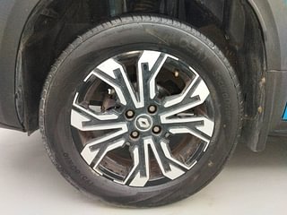 Used 2021 Renault Kiger RXZ AMT Petrol Automatic tyres LEFT FRONT TYRE RIM VIEW
