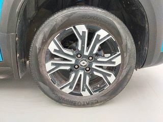 Used 2021 Renault Kiger RXZ AMT Petrol Automatic tyres RIGHT FRONT TYRE RIM VIEW