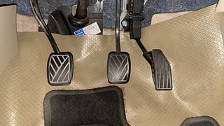 Used 2019 Maruti Suzuki Dzire [2017-2020] VXI Petrol Manual interior PEDALS VIEW