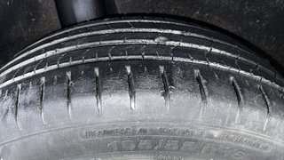 Used 2021 Toyota Glanza [2019-2022] V Petrol Manual tyres RIGHT REAR TYRE TREAD VIEW