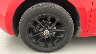 Used 2018 Maruti Suzuki Swift [2017-2021] ZXi AMT Petrol Automatic tyres LEFT FRONT TYRE RIM VIEW