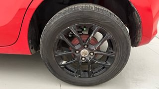 Used 2018 Maruti Suzuki Swift [2017-2021] ZXi AMT Petrol Automatic tyres LEFT REAR TYRE RIM VIEW