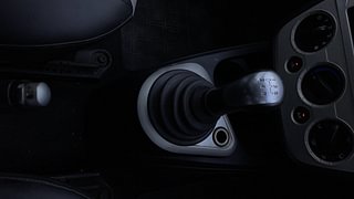 Used 2012 Ford Figo [2010-2015] Duratorq Diesel ZXI 1.4 Diesel Manual interior GEAR  KNOB VIEW