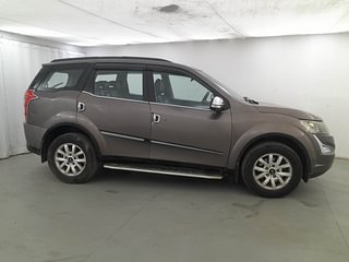 Used 2017 Mahindra XUV500 W10 Diesel Manual exterior RIGHT SIDE VIEW