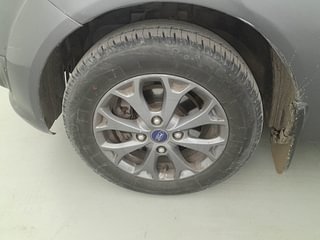 Used 2014 Ford Figo [2010-2015] Duratec Petrol Titanium 1.2 Petrol Manual tyres LEFT FRONT TYRE RIM VIEW