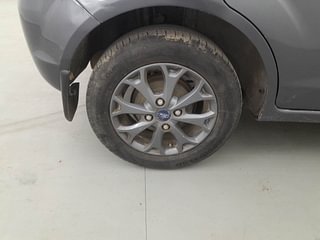 Used 2014 Ford Figo [2010-2015] Duratec Petrol Titanium 1.2 Petrol Manual tyres RIGHT REAR TYRE RIM VIEW