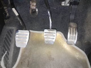 Used 2017 Mahindra XUV500 W10 Diesel Manual interior PEDALS VIEW