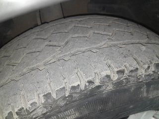 Used 2017 Mahindra XUV500 W10 Diesel Manual tyres RIGHT FRONT TYRE TREAD VIEW