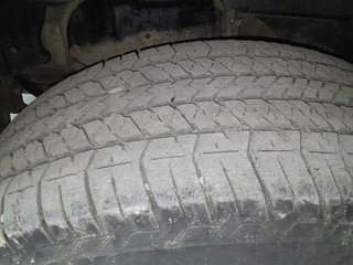 Used 2017 Mahindra XUV500 W10 Diesel Manual tyres RIGHT REAR TYRE TREAD VIEW