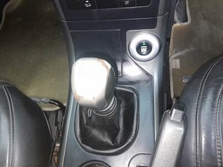 Used 2017 Mahindra XUV500 W10 Diesel Manual interior GEAR  KNOB VIEW