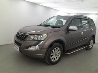 Used 2017 Mahindra XUV500 W10 Diesel Manual exterior LEFT FRONT CORNER VIEW