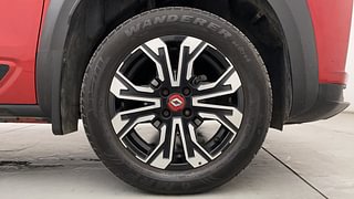 Used 2022 Renault Kiger RXZ Turbo CVT Dual Tone Petrol Automatic tyres RIGHT FRONT TYRE RIM VIEW