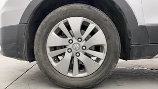 Used 2016 Maruti Suzuki S-Cross [2015-2017] Zeta 1.3 Diesel Manual tyres LEFT FRONT TYRE RIM VIEW