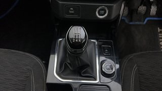 Used 2021 Renault Kiger RXZ 1.0 Turbo MT Petrol Manual interior GEAR  KNOB VIEW