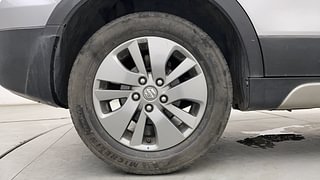 Used 2016 Maruti Suzuki S-Cross [2015-2017] Zeta 1.3 Diesel Manual tyres RIGHT REAR TYRE RIM VIEW