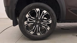 Used 2021 Renault Kiger RXZ 1.0 Turbo MT Petrol Manual tyres RIGHT REAR TYRE RIM VIEW