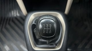 Used 2018 Hyundai New Santro 1.1 Sportz MT Petrol Manual interior GEAR  KNOB VIEW