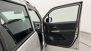 Used 2012 Maruti Suzuki Wagon R 1.0 [2010-2019] VXi Petrol Manual interior RIGHT FRONT DOOR OPEN VIEW