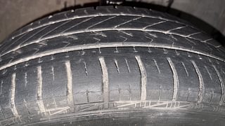 Used 2012 Toyota Etios Liva [2010-2017] G Petrol Manual tyres RIGHT FRONT TYRE TREAD VIEW