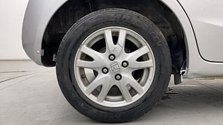 Used 2014 Honda Brio [2011-2016] VX MT Petrol Manual tyres RIGHT REAR TYRE RIM VIEW