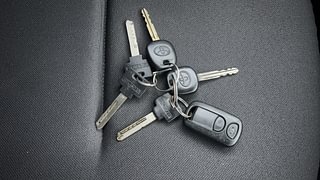 Used 2012 Toyota Etios Liva [2010-2017] G Petrol Manual extra CAR KEY VIEW