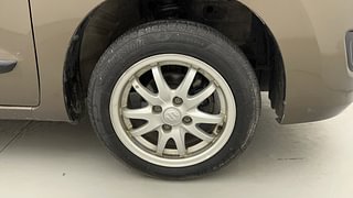 Used 2013 Maruti Suzuki Wagon R 1.0 [2010-2019] VXi Petrol Manual tyres RIGHT FRONT TYRE RIM VIEW