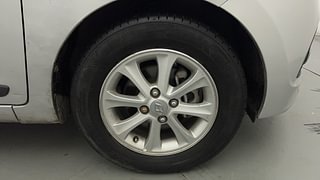 Used 2015 Hyundai Grand i10 [2013-2017] Asta AT 1.2 Kappa VTVT Petrol Automatic tyres RIGHT FRONT TYRE RIM VIEW