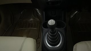 Used 2014 Honda Brio [2011-2016] VX MT Petrol Manual interior GEAR  KNOB VIEW