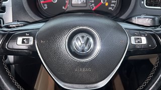 Used 2017 Volkswagen Ameo [2016-2020] Highline1.2L (P) Petrol Manual top_features Cruise control