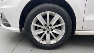 Used 2017 Volkswagen Ameo [2016-2020] Highline1.2L (P) Petrol Manual tyres LEFT FRONT TYRE RIM VIEW