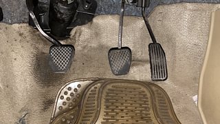 Used 2014 Honda Brio [2011-2016] VX MT Petrol Manual interior PEDALS VIEW