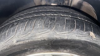 Used 2017 Volkswagen Ameo [2016-2020] Highline1.2L (P) Petrol Manual tyres LEFT FRONT TYRE TREAD VIEW