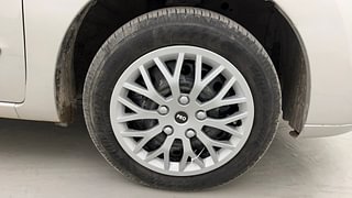 Used 2012 Maruti Suzuki Wagon R 1.0 [2010-2019] VXi Petrol Manual tyres RIGHT FRONT TYRE RIM VIEW