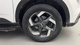 Used 2019 Hyundai Venue [2019-2022] SX Plus 1.0 Turbo DCT Petrol Automatic tyres RIGHT FRONT TYRE RIM VIEW