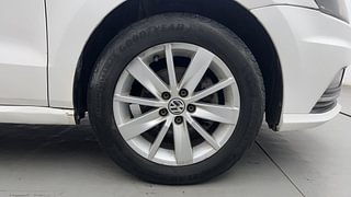 Used 2017 Volkswagen Ameo [2016-2020] Highline1.2L (P) Petrol Manual tyres RIGHT FRONT TYRE RIM VIEW