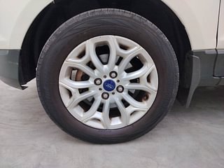 Used 2015 Ford EcoSport [2013-2015] Titanium 1.5L Ti-VCT AT Petrol Automatic tyres LEFT FRONT TYRE RIM VIEW