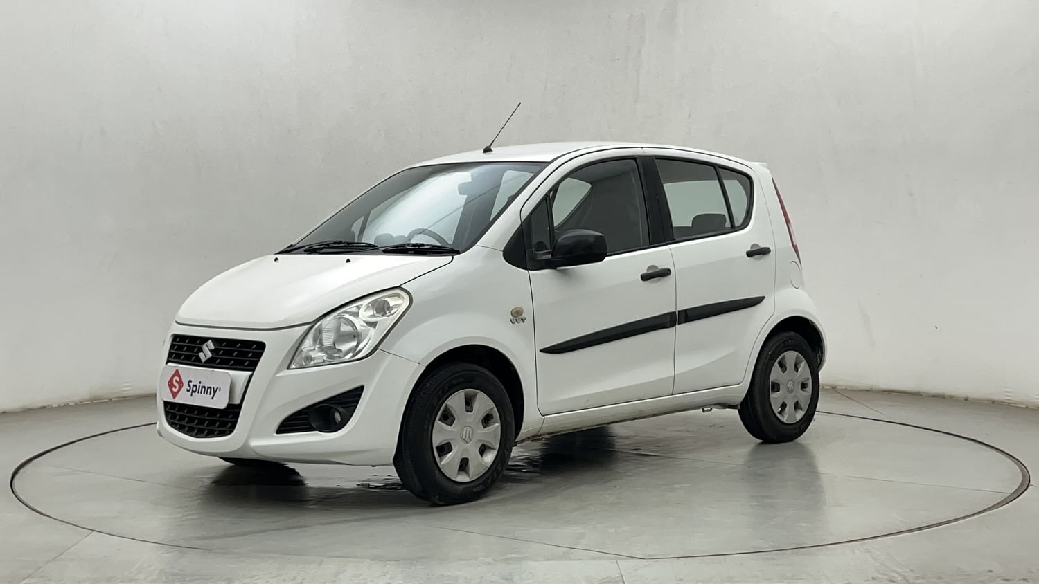 LEFT FRONT CORNER VIEW