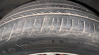 Used 2015 Toyota Corolla Altis [2014-2017] G Petrol Petrol Manual tyres LEFT FRONT TYRE TREAD VIEW