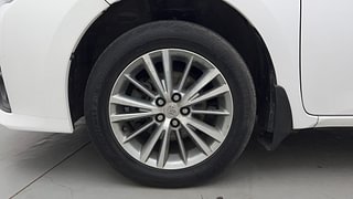 Used 2015 Toyota Corolla Altis [2014-2017] G Petrol Petrol Manual tyres LEFT FRONT TYRE RIM VIEW