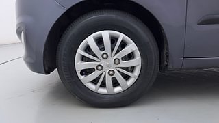 Used 2014 hyundai i10 Sportz 1.1 Petrol Petrol Manual tyres LEFT FRONT TYRE RIM VIEW