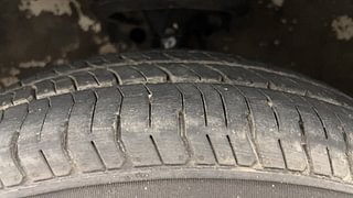 Used 2013 Maruti Suzuki Ritz [2012-2017] Vxi Petrol Manual tyres LEFT FRONT TYRE TREAD VIEW