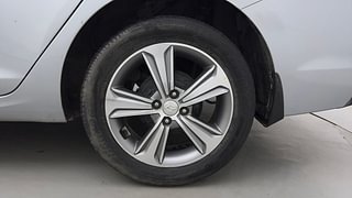 Used 2019 Hyundai Verna [2017-2020] 1.6 VTVT SX + AT Petrol Automatic tyres LEFT REAR TYRE RIM VIEW