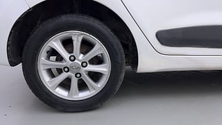 Used 2014 Hyundai Grand i10 [2013-2017] Asta AT 1.2 Kappa VTVT Petrol Automatic tyres RIGHT REAR TYRE RIM VIEW