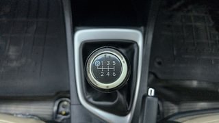 Used 2015 Toyota Corolla Altis [2014-2017] G Petrol Petrol Manual interior GEAR  KNOB VIEW