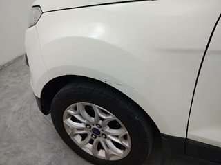 Used 2015 Ford EcoSport [2013-2015] Titanium 1.5L Ti-VCT AT Petrol Automatic dents MINOR SCRATCH