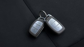 Used 2021 Hyundai Aura SX Plus 1.0 Petrol Petrol Manual extra CAR KEY VIEW