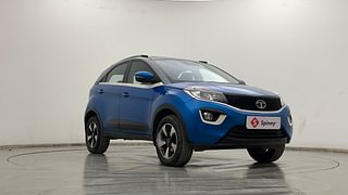 Used 2017 Tata Nexon [2017-2020] XZ Plus Dual Tone Roof Diesel Diesel Manual exterior RIGHT FRONT CORNER VIEW