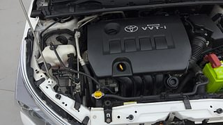 Used 2015 Toyota Corolla Altis [2014-2017] G Petrol Petrol Manual engine ENGINE RIGHT SIDE VIEW