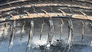 Used 2019 Maruti Suzuki Swift [2017-2021] LXI Petrol Manual tyres RIGHT FRONT TYRE TREAD VIEW