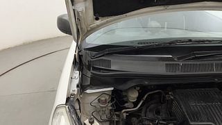 Used 2013 Maruti Suzuki Ritz [2012-2017] Vxi Petrol Manual engine ENGINE RIGHT SIDE HINGE & APRON VIEW
